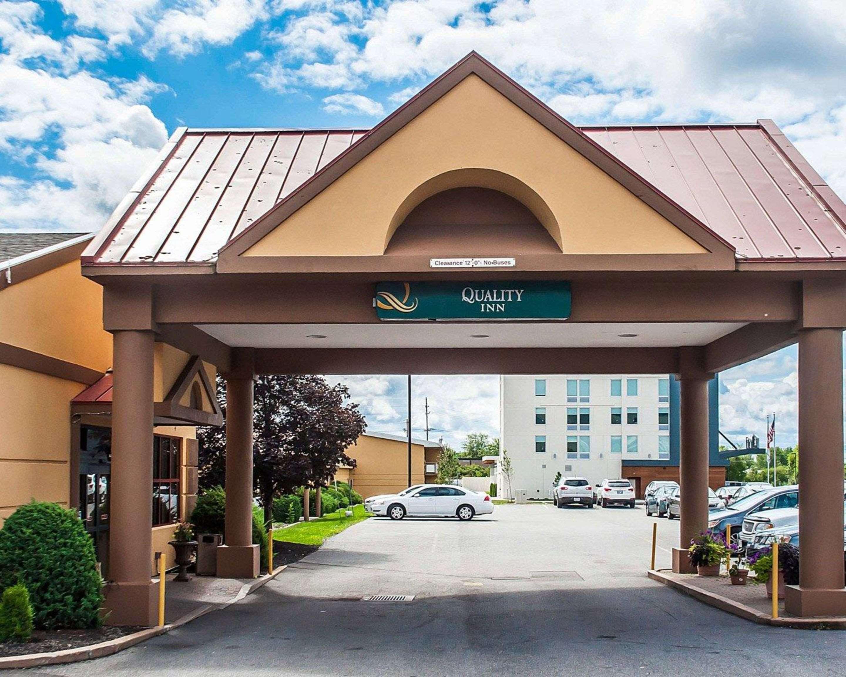 Quality Inn Airport Cheektowaga Exterior foto